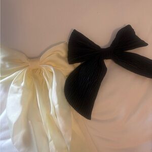 Elegant Cream and Black Hair Bows